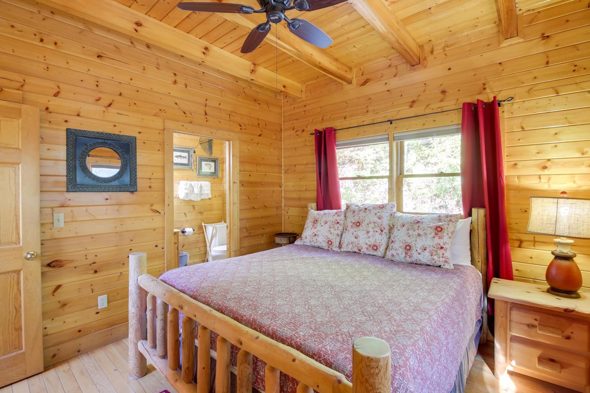 Secluded And Wooded Wears Valley Cabin With Fire Pit! Севьервилл Экстерьер фото